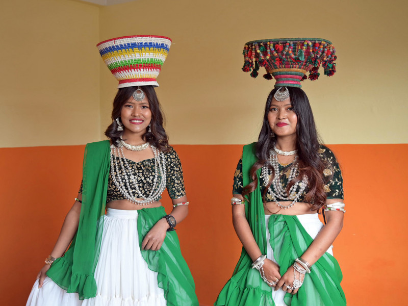 यसरी मनाए थारू समुदायले माघी [तस्वीरहरू]